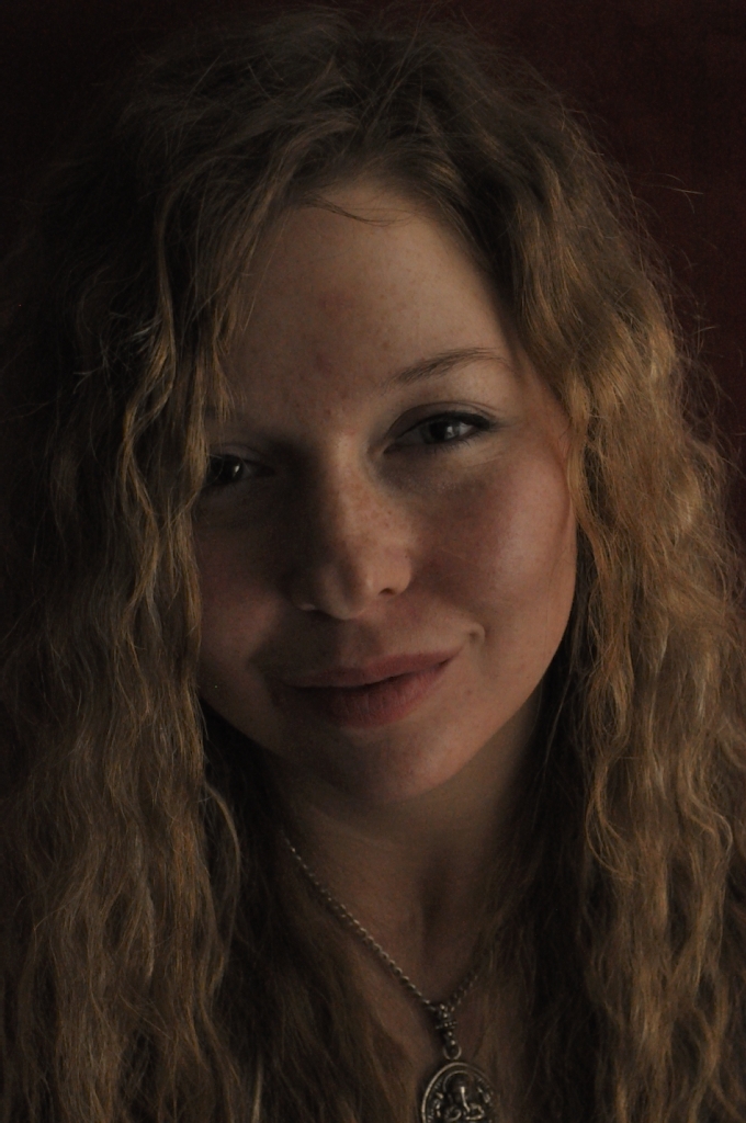 Face Girl Long curly blonde hair