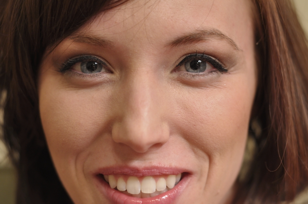 Face Model Girl Brown hair Bangs Smile Cute